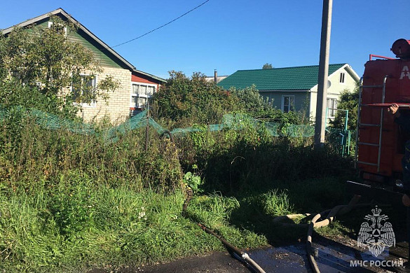 В Лухском районе загорелся частный дом